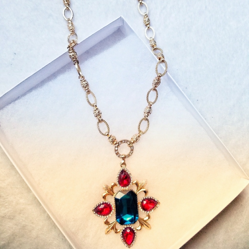 New Baroque style Jewels Necklace